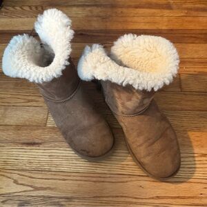 Ugg winter boots with lace up back